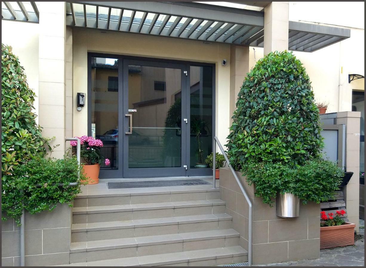 Appartamenti La Piazzetta Vicino A Firenze Signa Exterior foto